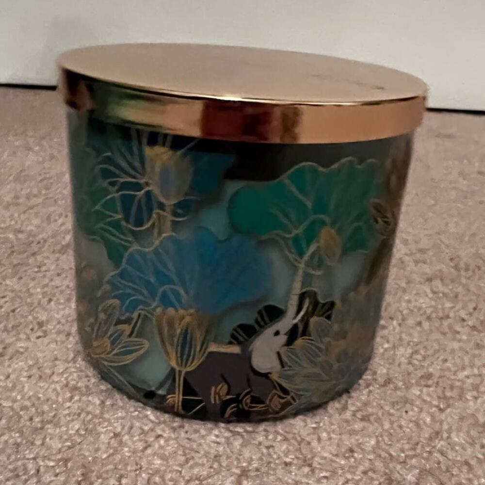 New Bath & Body Works Blue Bungalow 3 wick candle - Picture 5 of 5